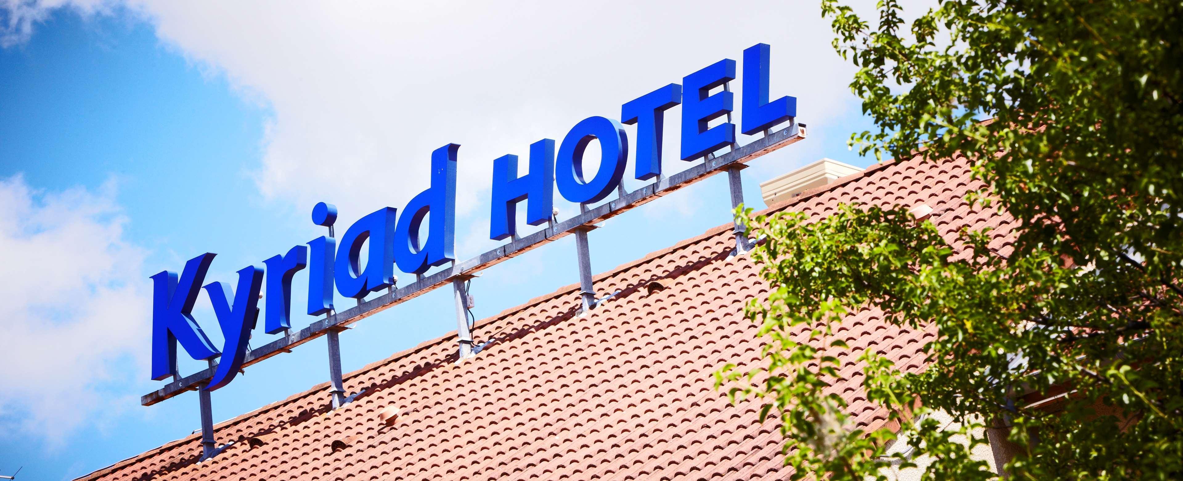 Kyriad Sadurengas Hotel Tanah Grogot Exterior foto